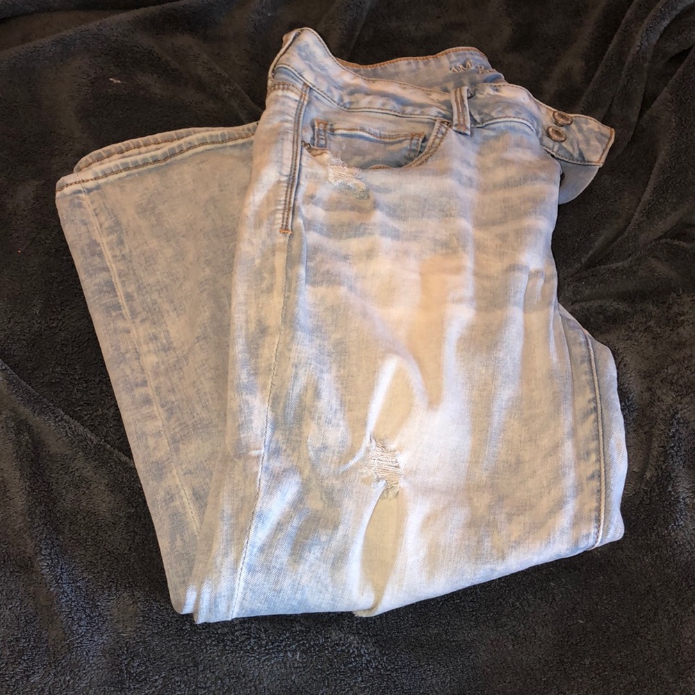 Light wash capris